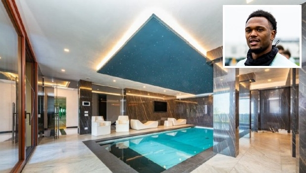 下载开云-米体：奥蓬达搬进C罗博格巴住过的别墅 占地1000平米+300平米花园