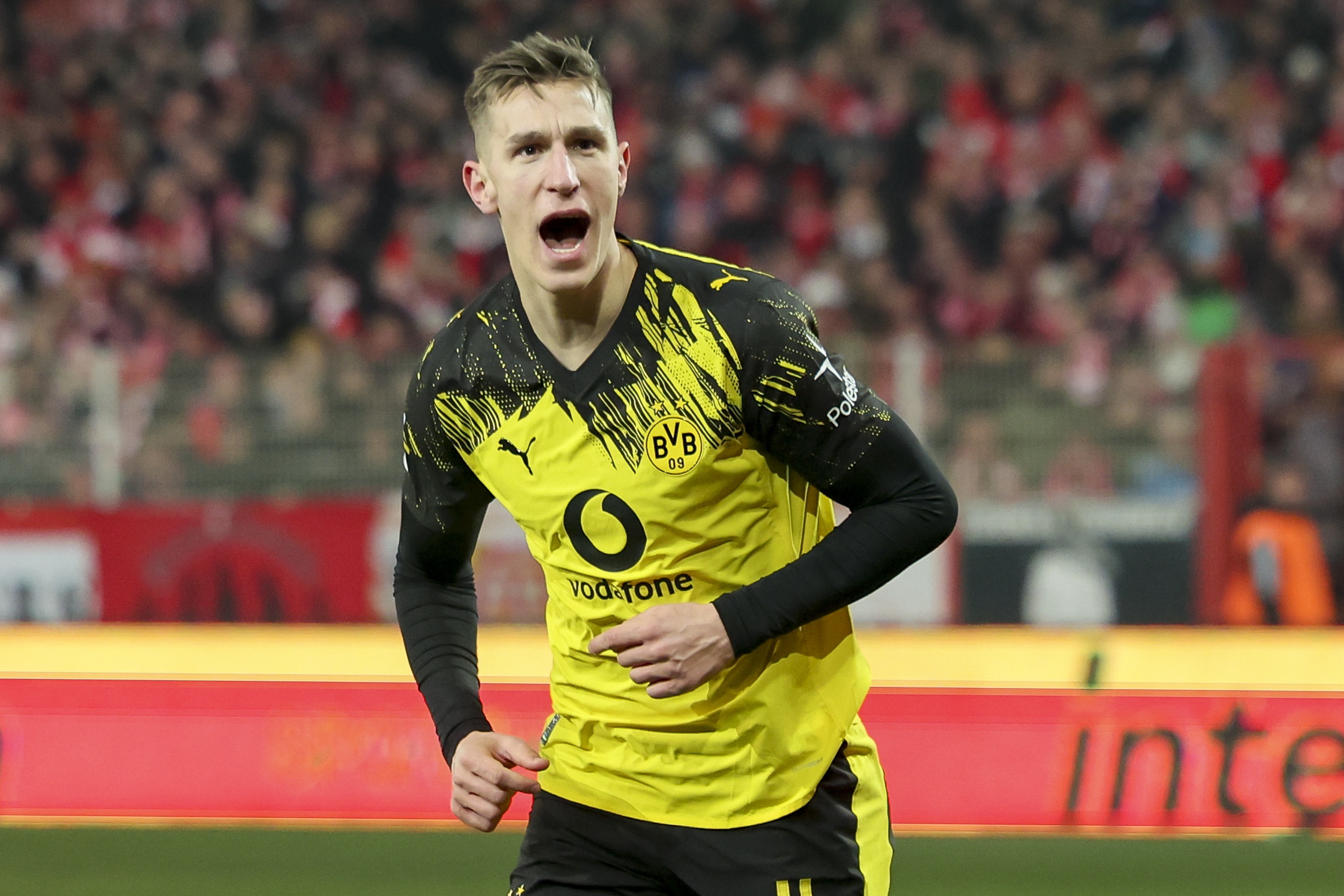 yunkai体育-记者：皇马和利物浦有意施洛特贝克，多特提出丰厚合同希望其留队