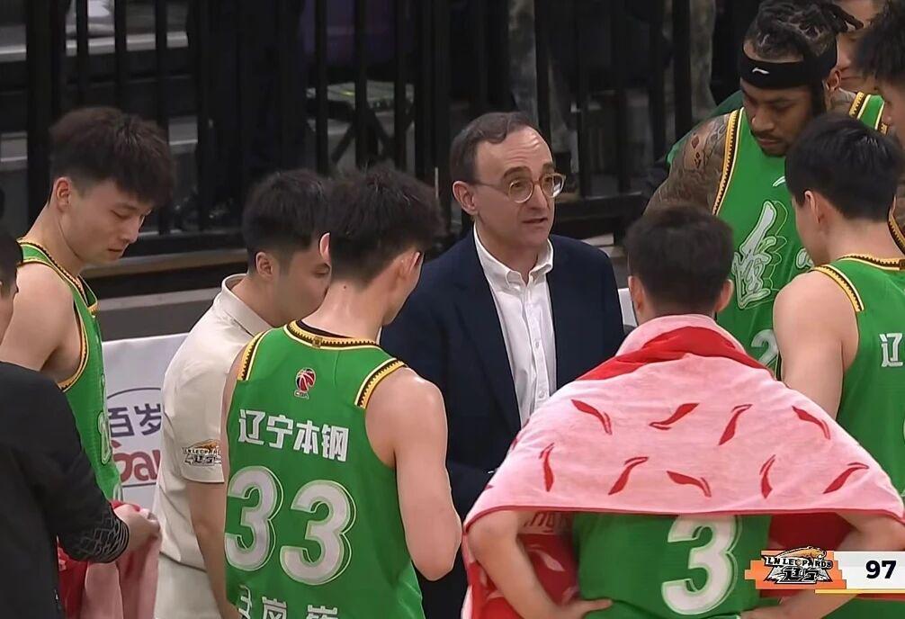下载开云-北京男篮15分完败，辽宁男篮完胜新疆，山东力克福建重返四强