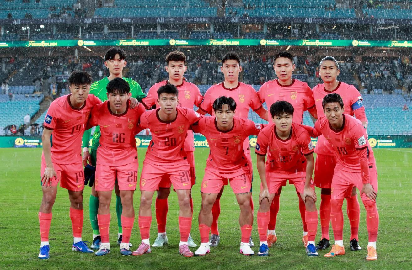 云开官网-国足0-2连夜洗牌!邵佳一承认翻车,3国脚基本出局,11人框架已定
